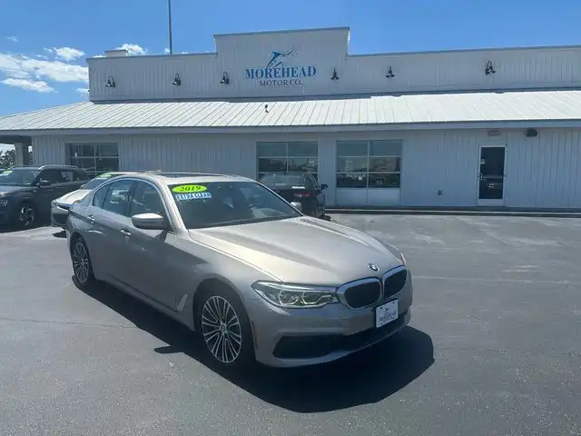 2019 BMW 5 Series 530i xDrive Sedan's photo