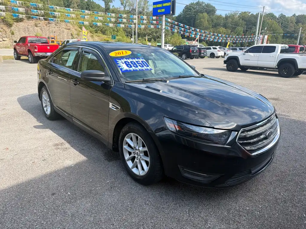 2013 Ford Taurus SE FWD's photo