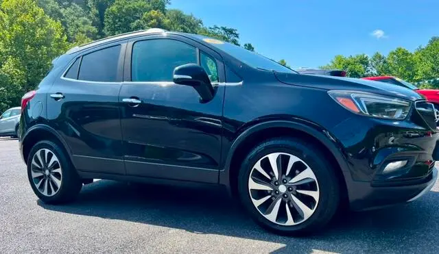 2017 Buick Encore Essence AWD photo 3