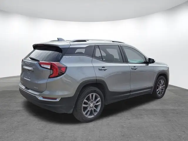 2023 GMC Terrain SLT AWD photo 4