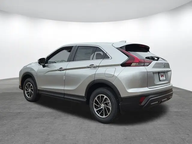 2026 Mitsubishi Eclipse Cross ES S-AWC photo 3