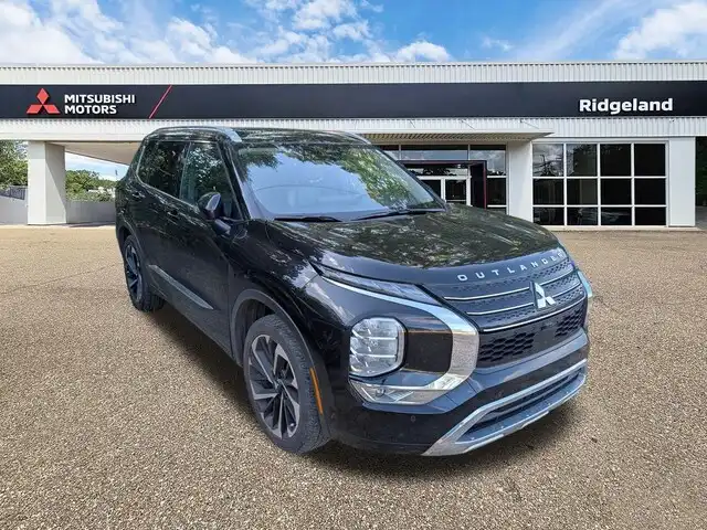 2022 Mitsubishi Outlander SEL Special Edition 2WD's photo