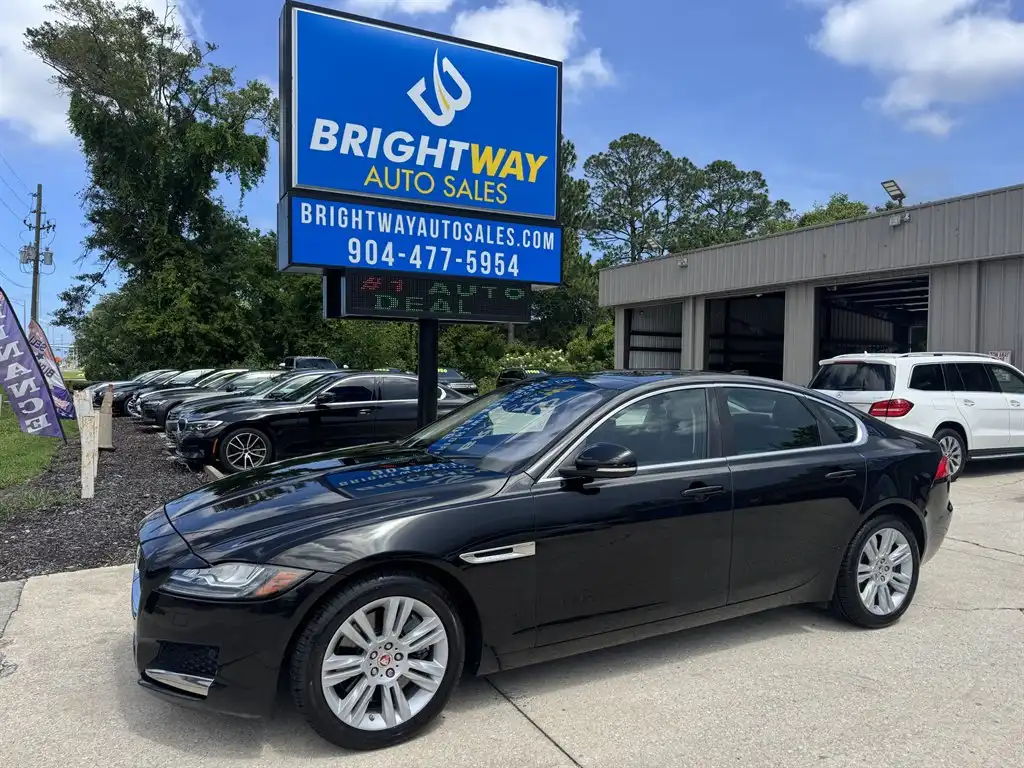 2017 Jaguar XF 35t Premium's photo