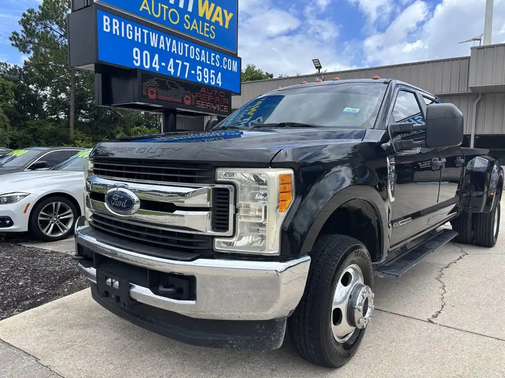 2017 Ford F-350 XL 4x4 Crew Cab 8' Box DRW's photo