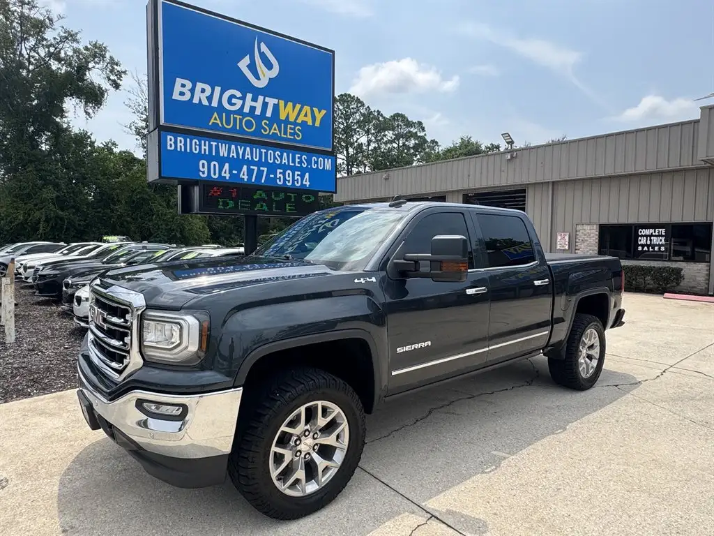2018 GMC Sierra 4WD Crew Cab Short Box SLT's photo