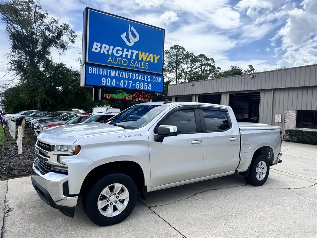 2021 Chevrolet Silverado 1500 LT 4WD Crew Cab Short Box's photo