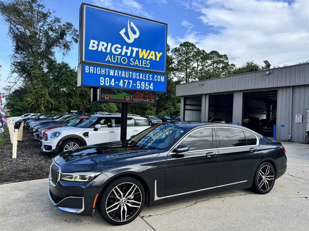 2020 BMW 7 Series 740i Sedan's photo