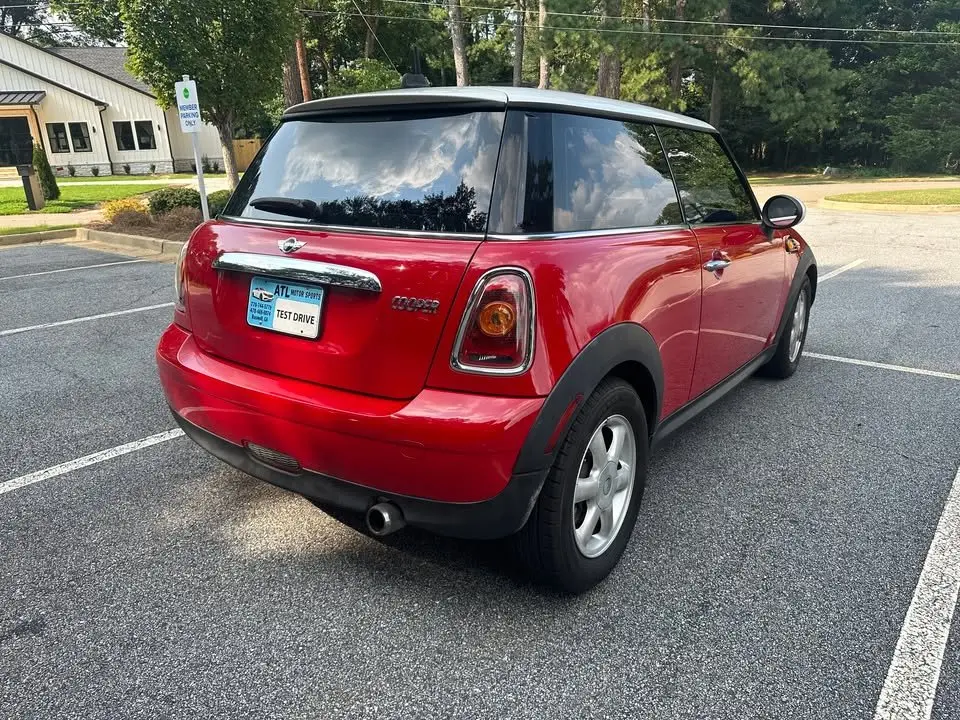 2010 MINI Cooper Base photo 4