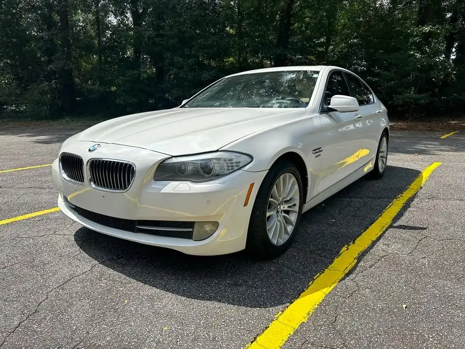 2012 BMW 5 Series 528i xDrive Sedan's photo