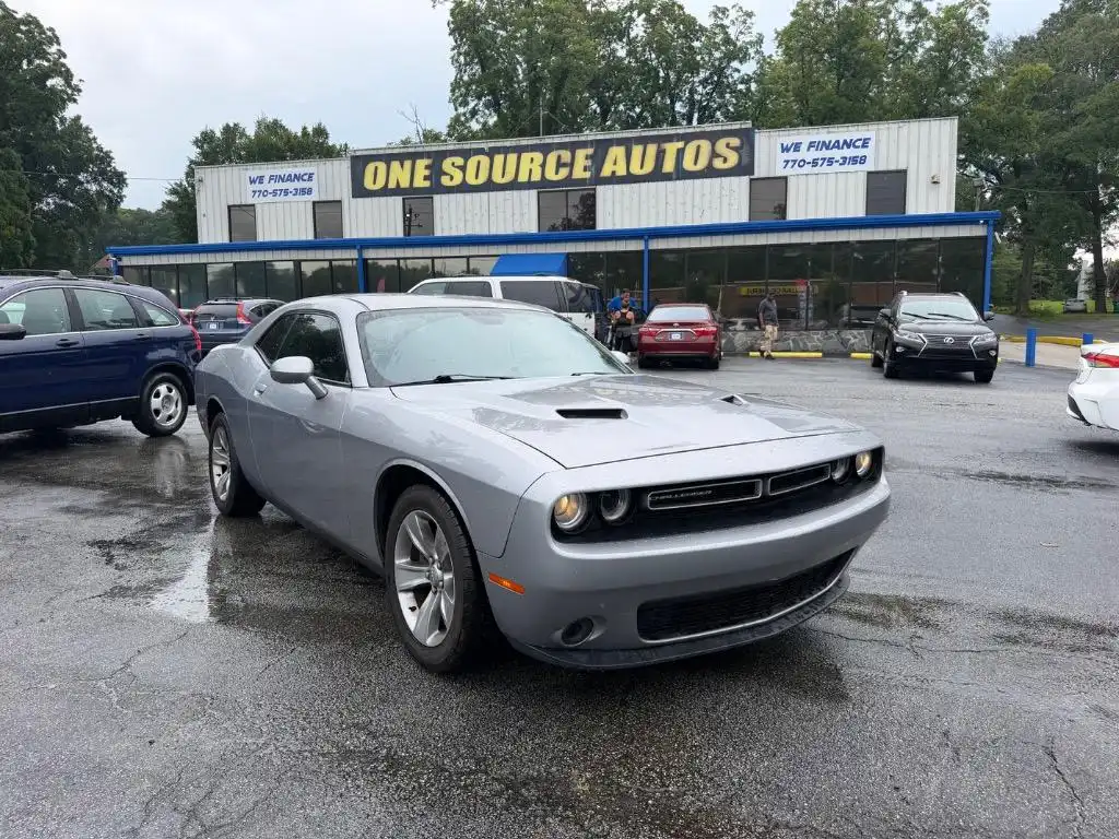 2018 Dodge Challenger SXT's photo