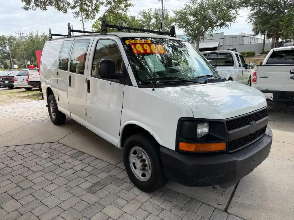 2006 Chevrolet Express 2500 Work Van HD's photo