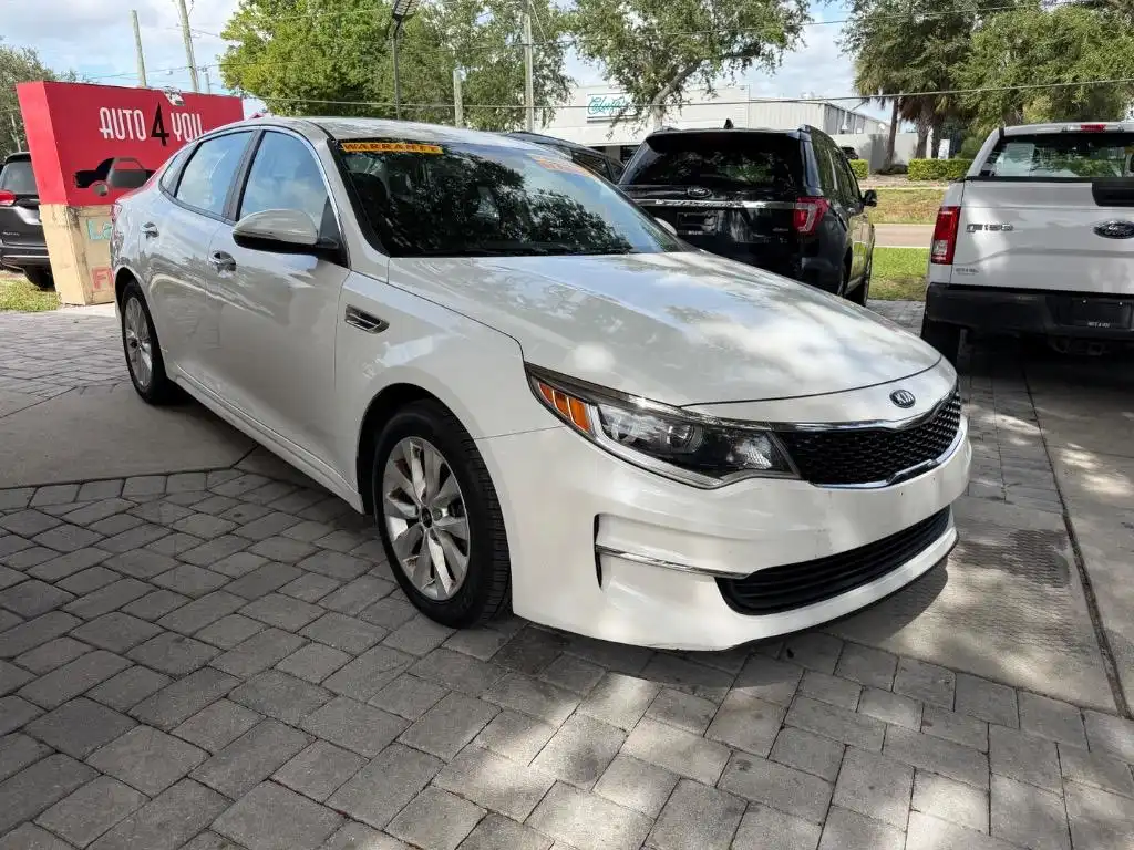 2016 Kia Optima LX AT's photo