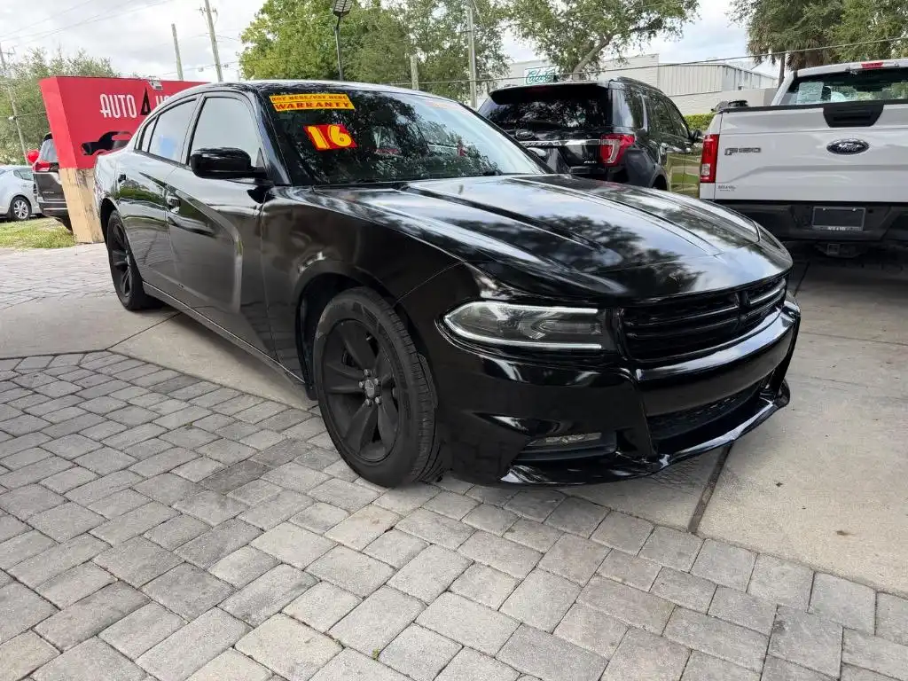 2016 Dodge Charger SXT's photo
