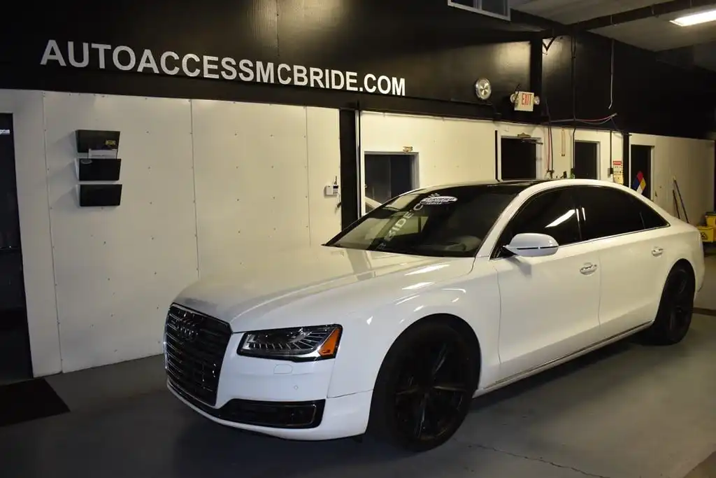 2015 Audi A8 4.0T LWB quattro Tiptronic's photo