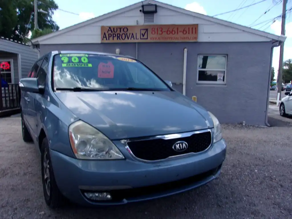 2014 Kia Sedona LX's photo