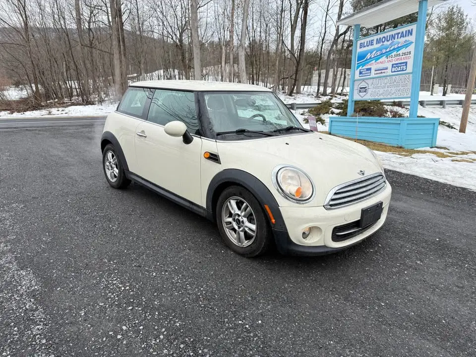 2012 MINI Cooper Base photo 3