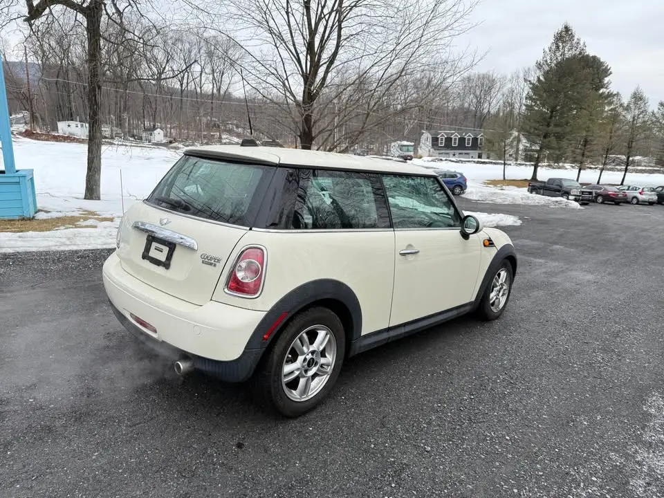 2012 MINI Cooper Base photo 4