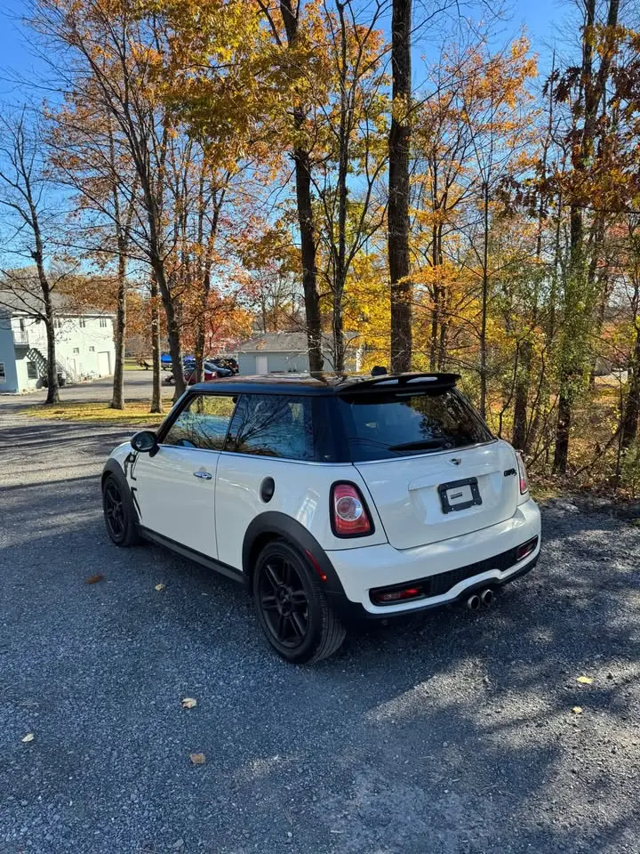 2012 MINI Cooper S photo 3