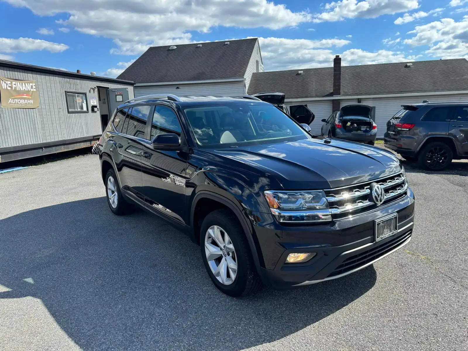 2018 Volkswagen Atlas 3.6L V6 SE with Tech Tiptronic 4Motion's photo