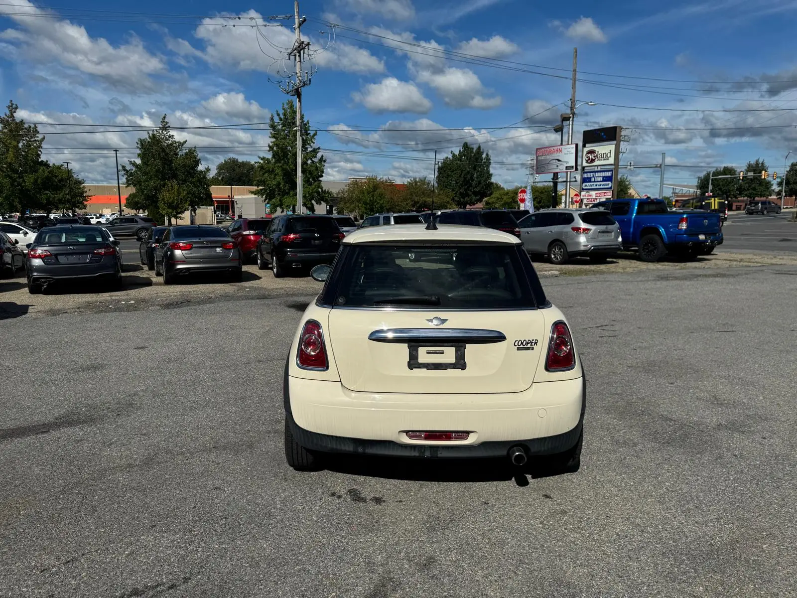 2012 MINI Cooper Base photo 3