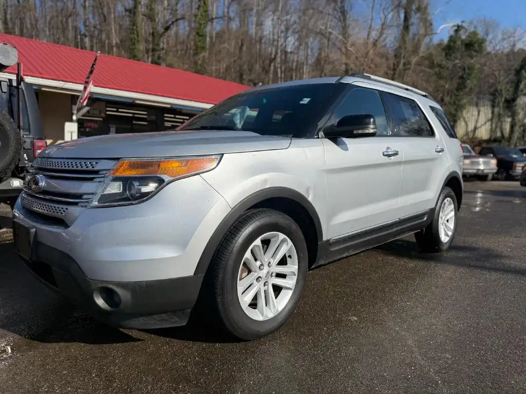 2013 Ford Explorer XLT 4x4's photo