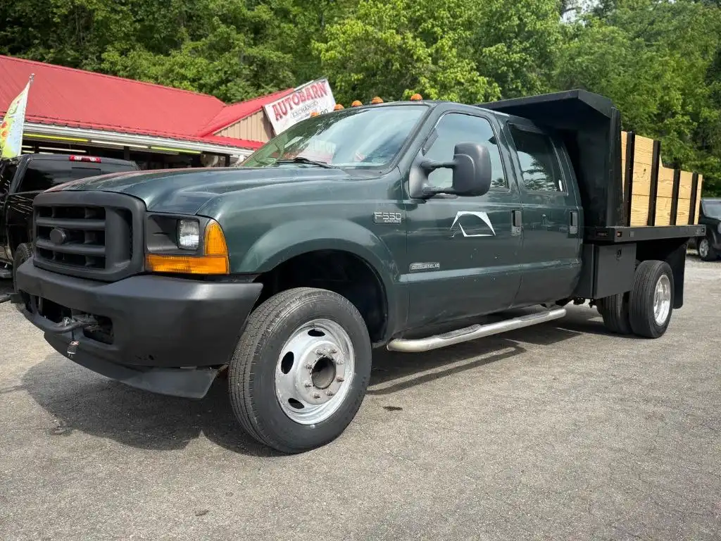 2001 Ford F-550's photo