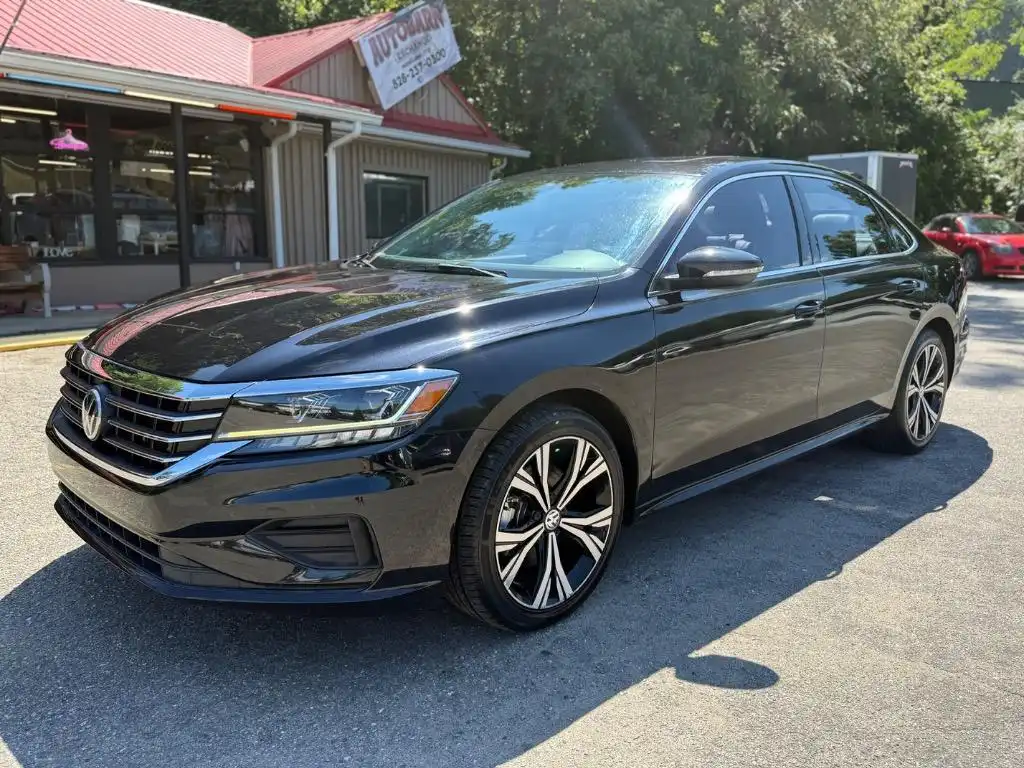2022 Volkswagen Passat 2.0T SE Auto's photo