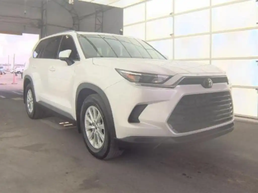 2024 Toyota Grand Highlander XLE AWD's photo