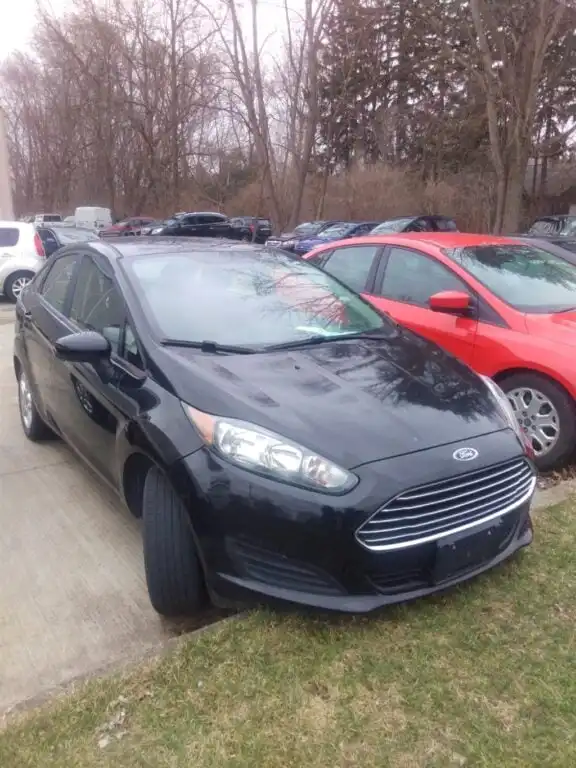 2019 Ford Fiesta SE Sedan's photo