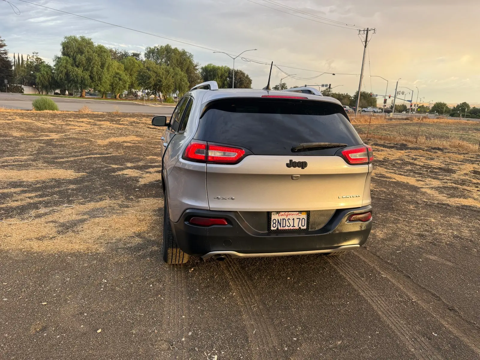 2017 Jeep Cherokee Limited 4X4 photo 3
