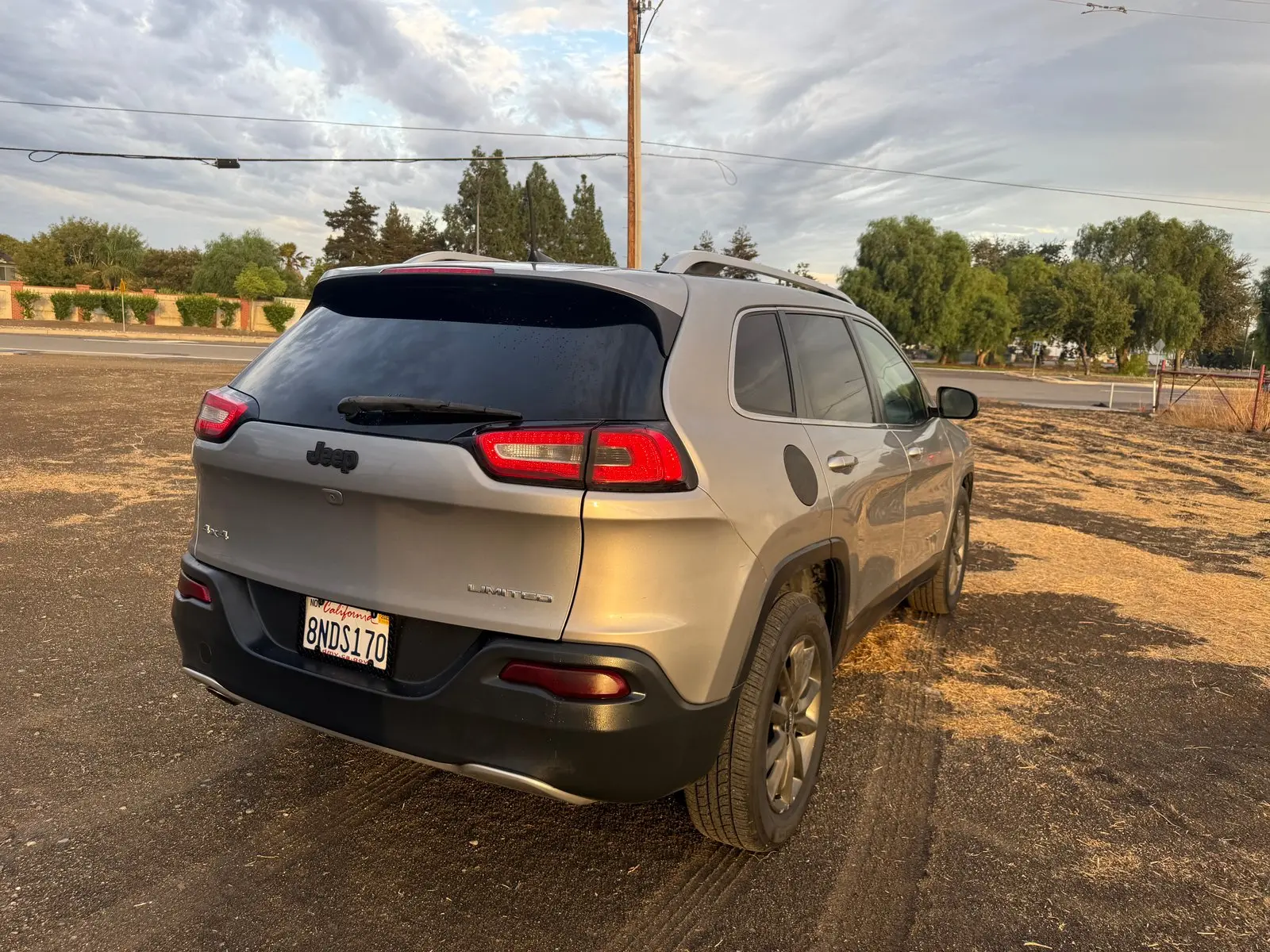 2017 Jeep Cherokee Limited 4X4 photo 4