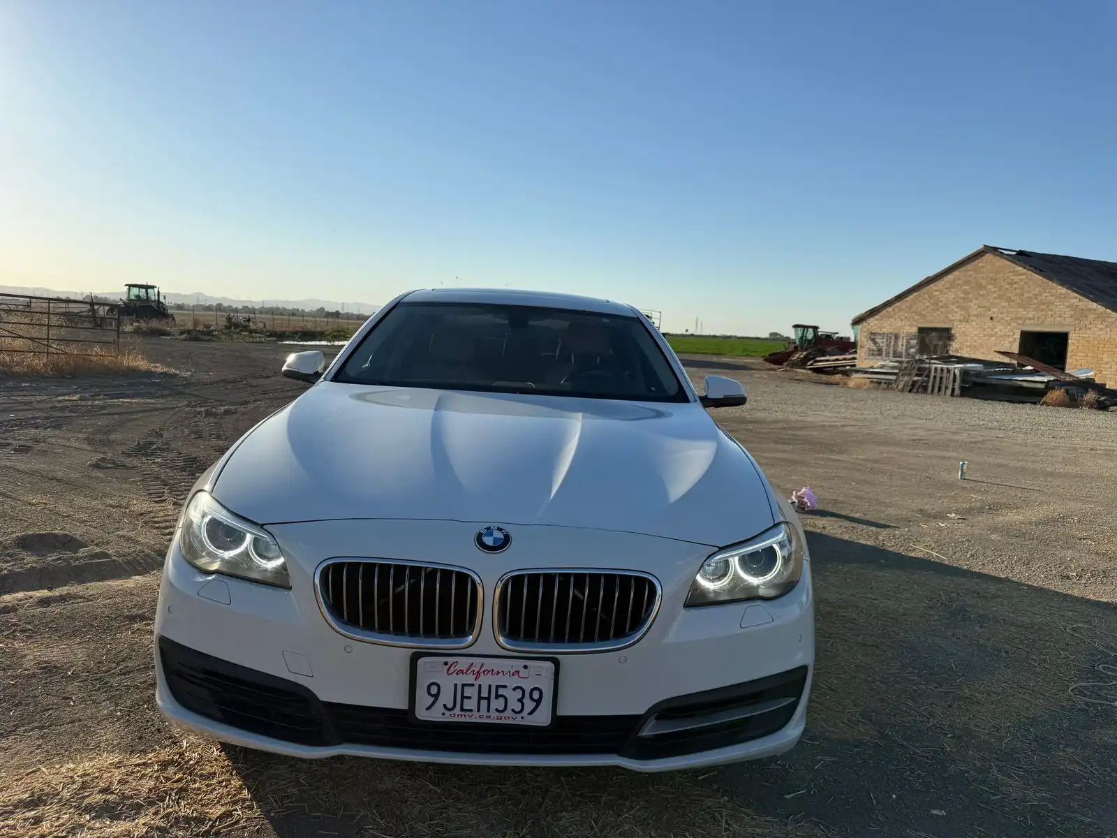 2014 BMW 5 Series 528i Sedan's photo