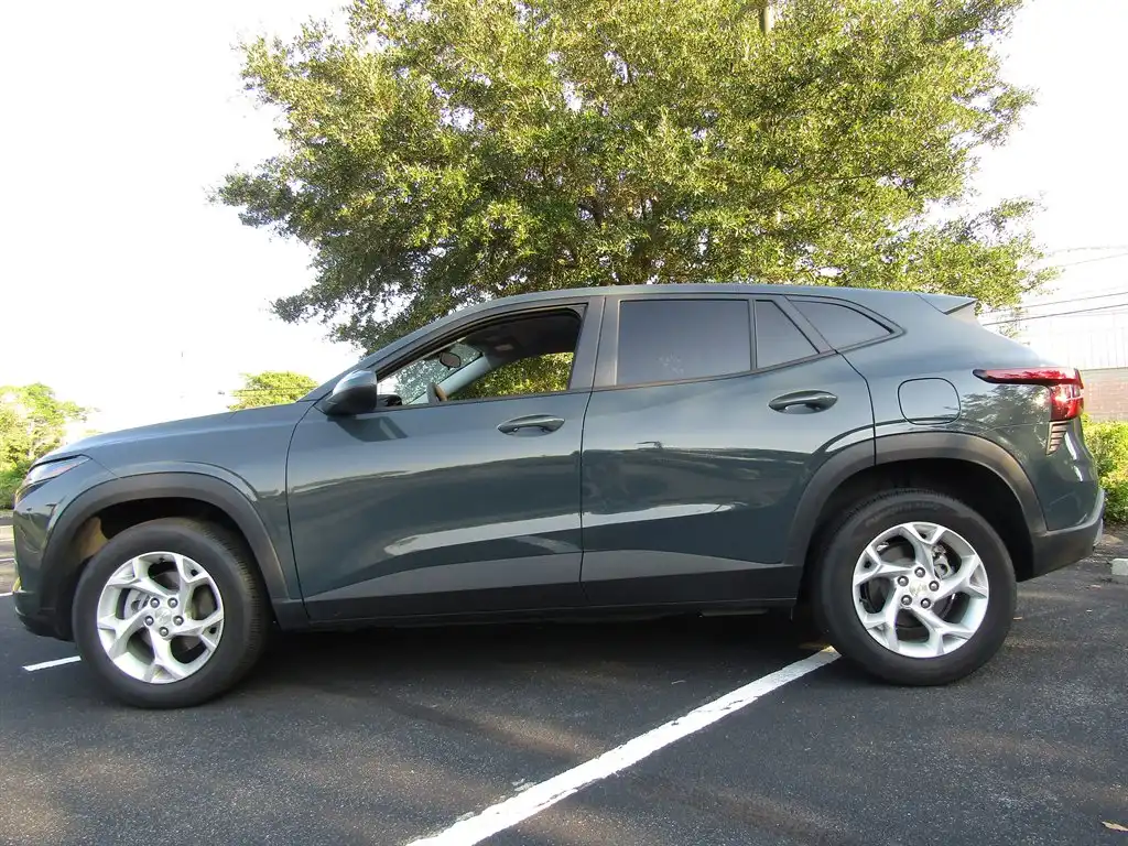 2025 Chevrolet Trax LS's photo