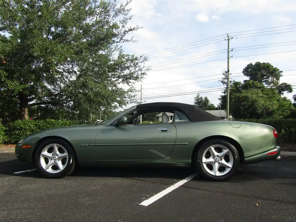 2000 Jaguar XK XK8's photo