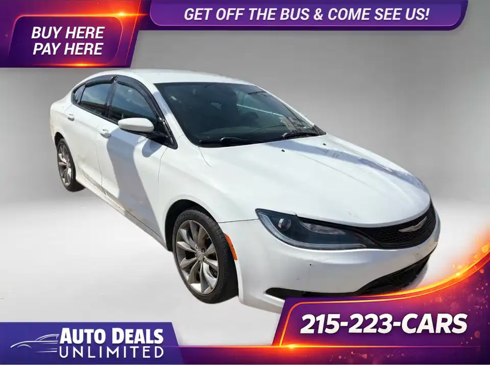 2015 Chrysler 200 S's photo