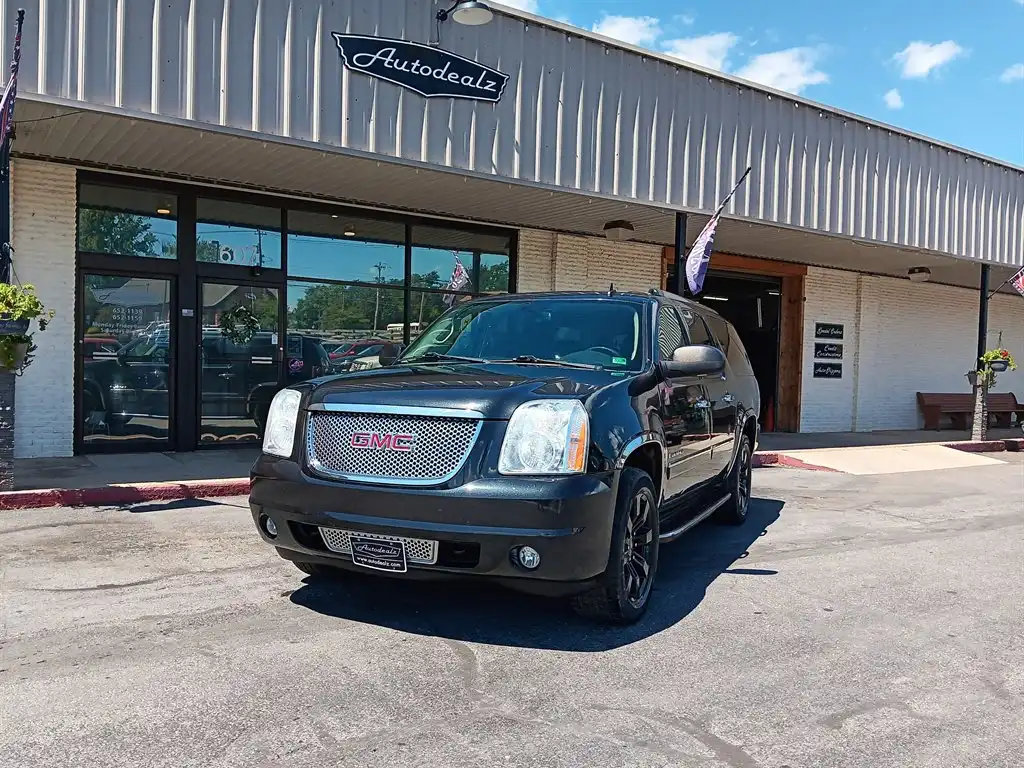 2009 GMC Yukon Denali AWD's photo