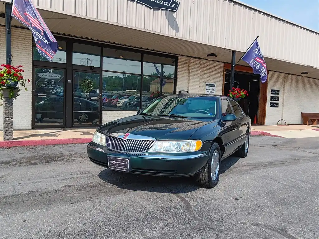 2002 Lincoln Continental Base's photo
