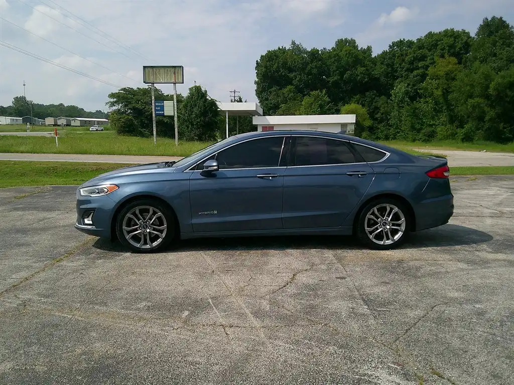 2019 Ford Fusion Titanium's photo