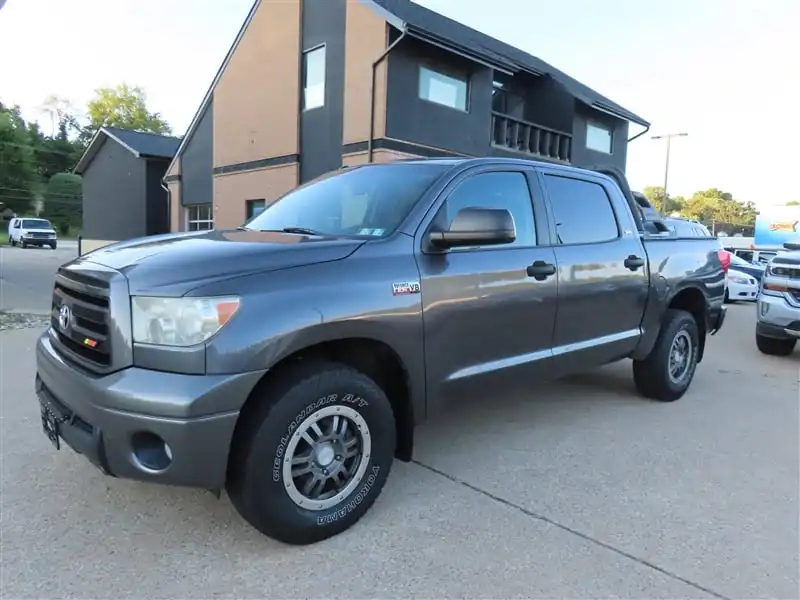 2011 Toyota Tundra 5.7 Auto 4WD Tundra Grade Crew Max's photo