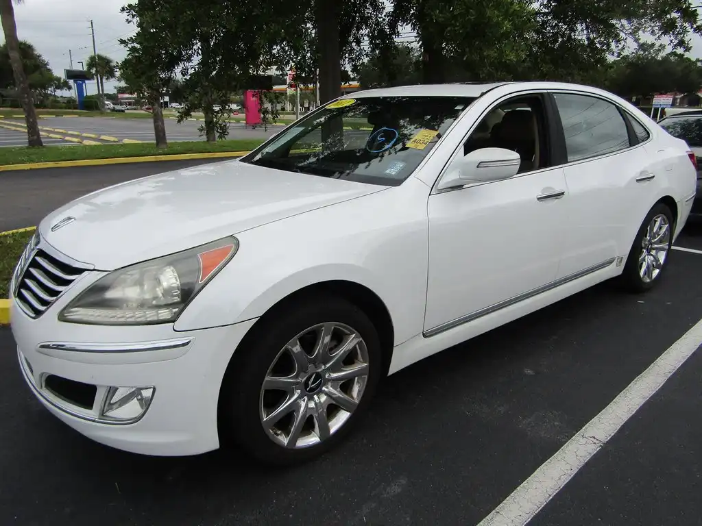 2011 Hyundai Equus Signature's photo