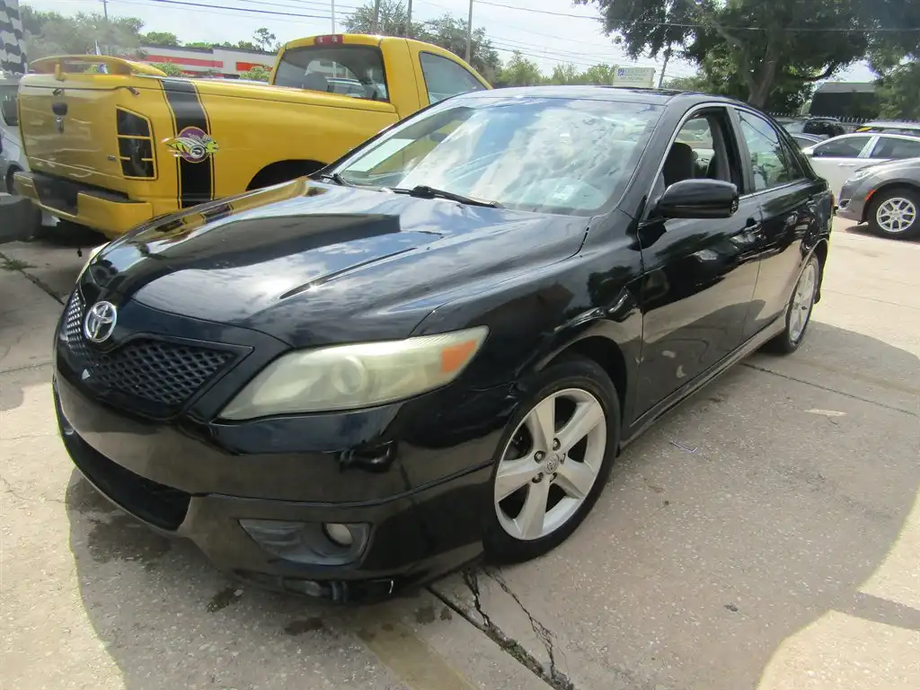 2011 Toyota Camry 2.5 Auto SE's photo