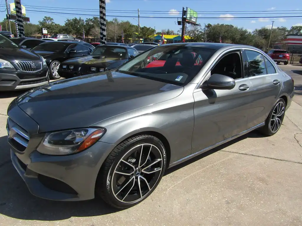 2017 Mercedes-Benz C-Class C300's photo