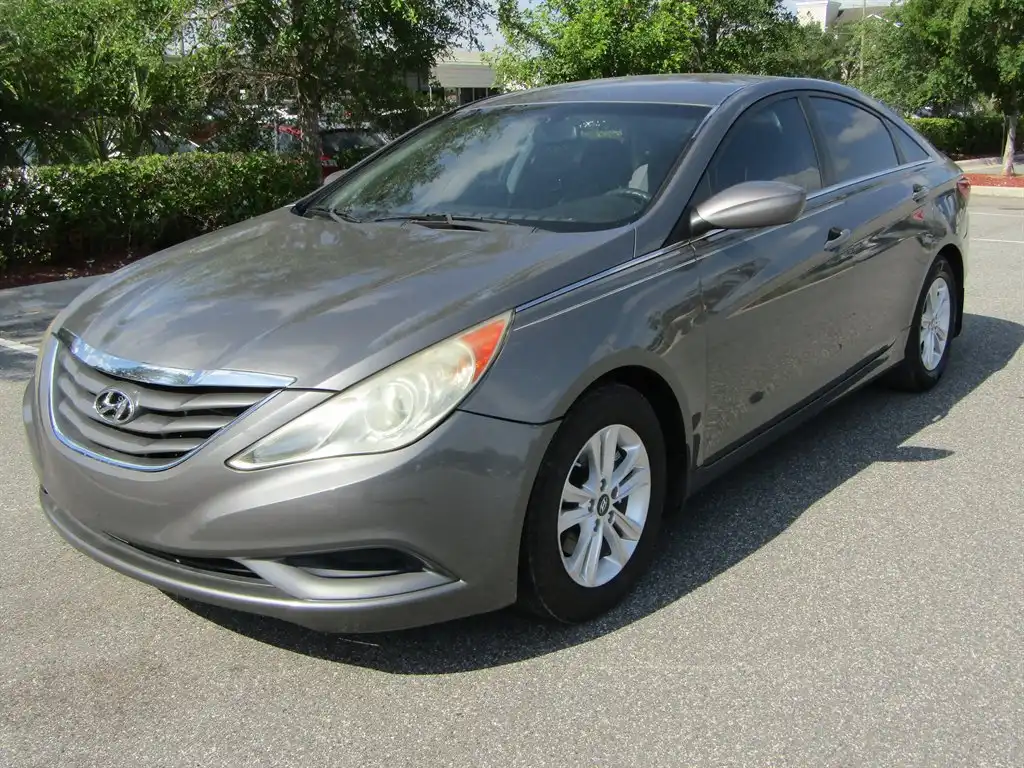 2012 Hyundai Sonata GLS I4 A/T's photo