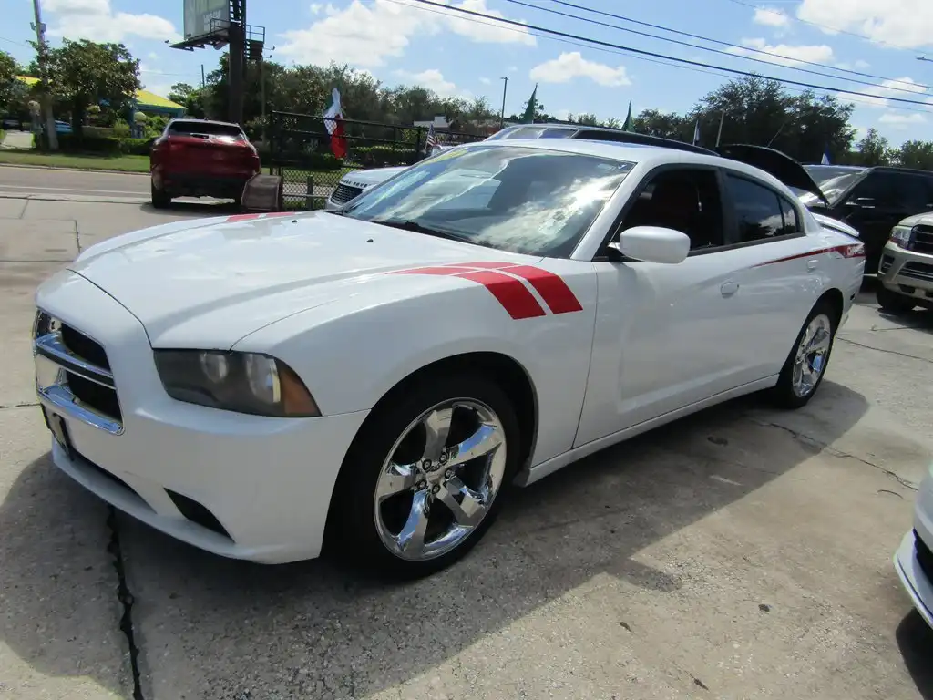 2014 Dodge Charger SXT's photo