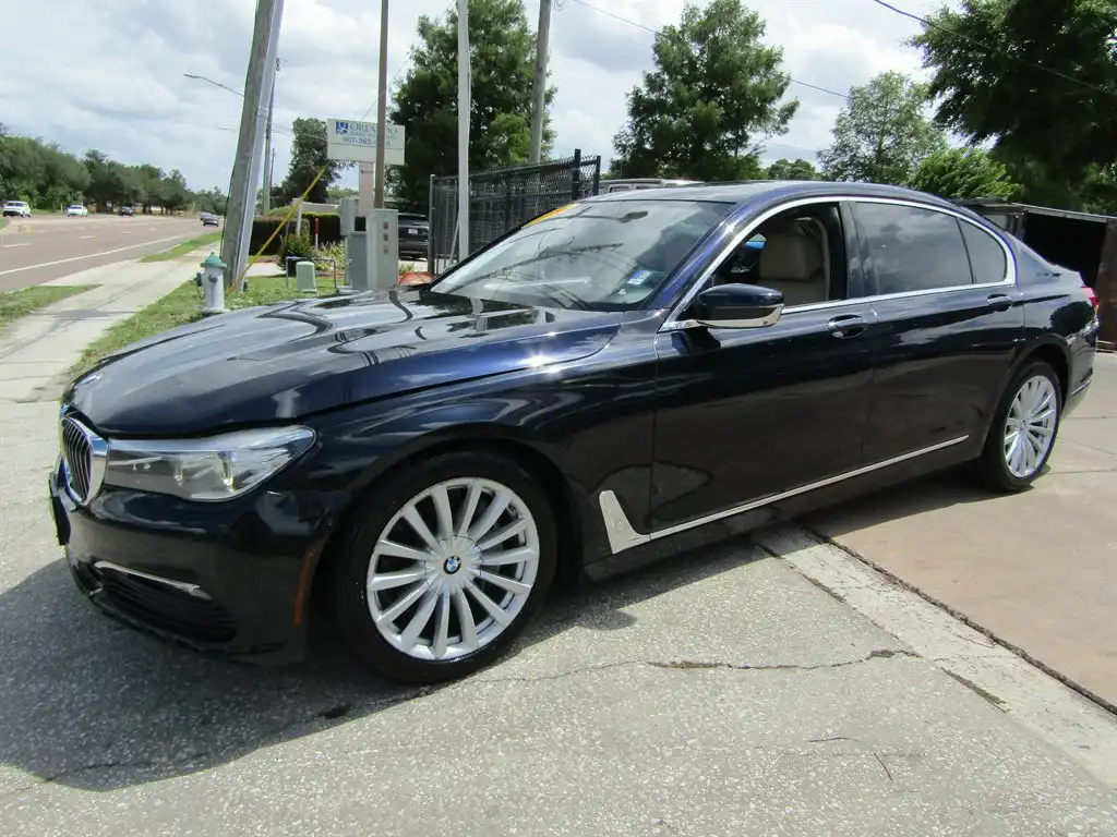 2016 BMW 7 Series 740i's photo