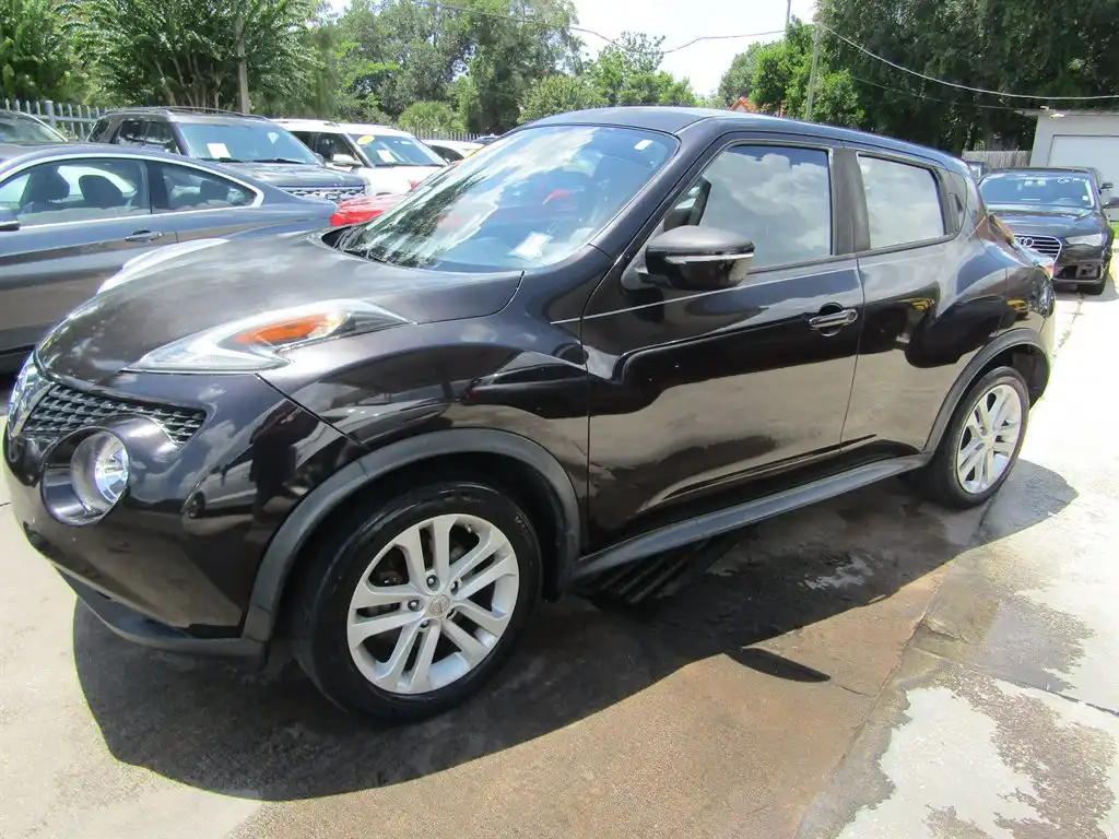 2016 Nissan Juke S FWD CVT's photo