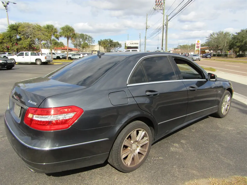 2012 Mercedes-Benz E-Class E350 Luxury 4MATIC photo 4