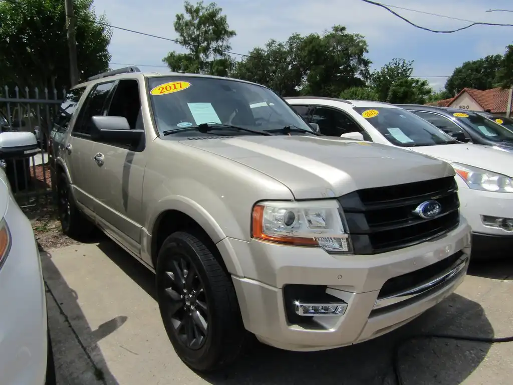 2017 Ford Expedition Limited's photo