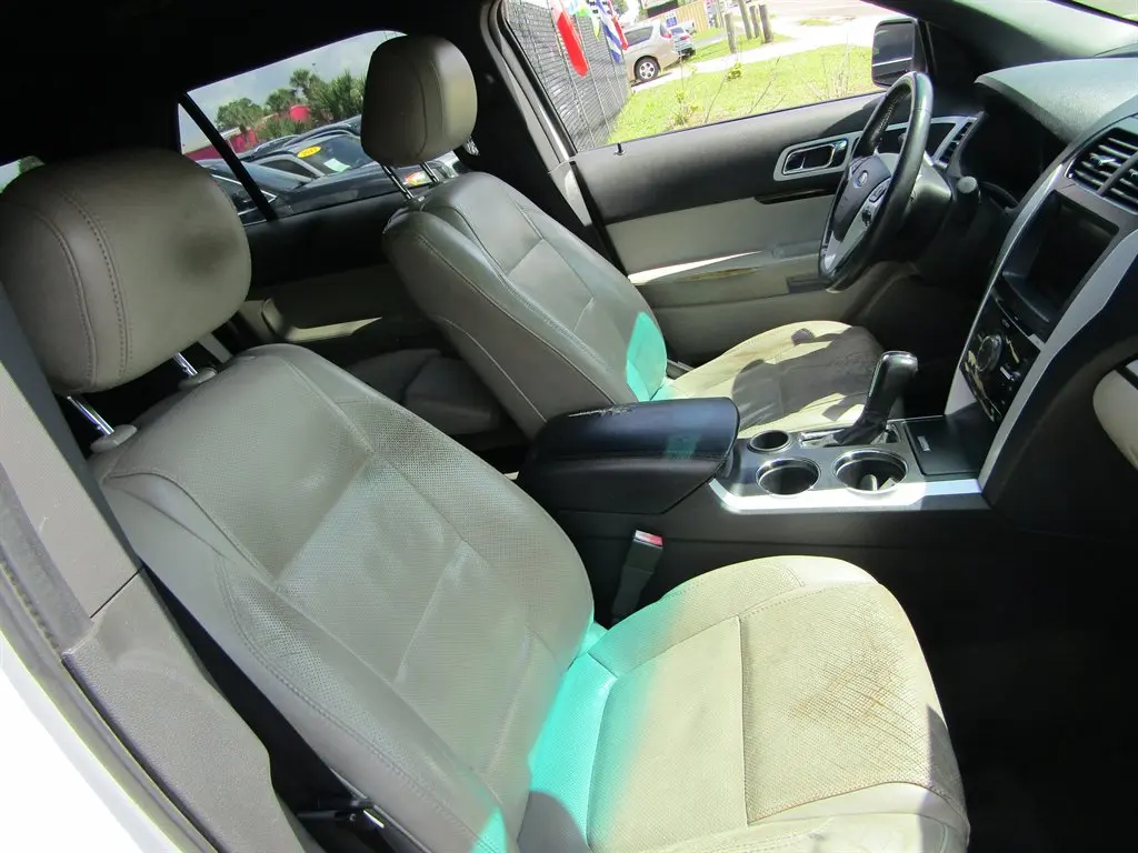 2012 Ford Explorer Limited photo 5