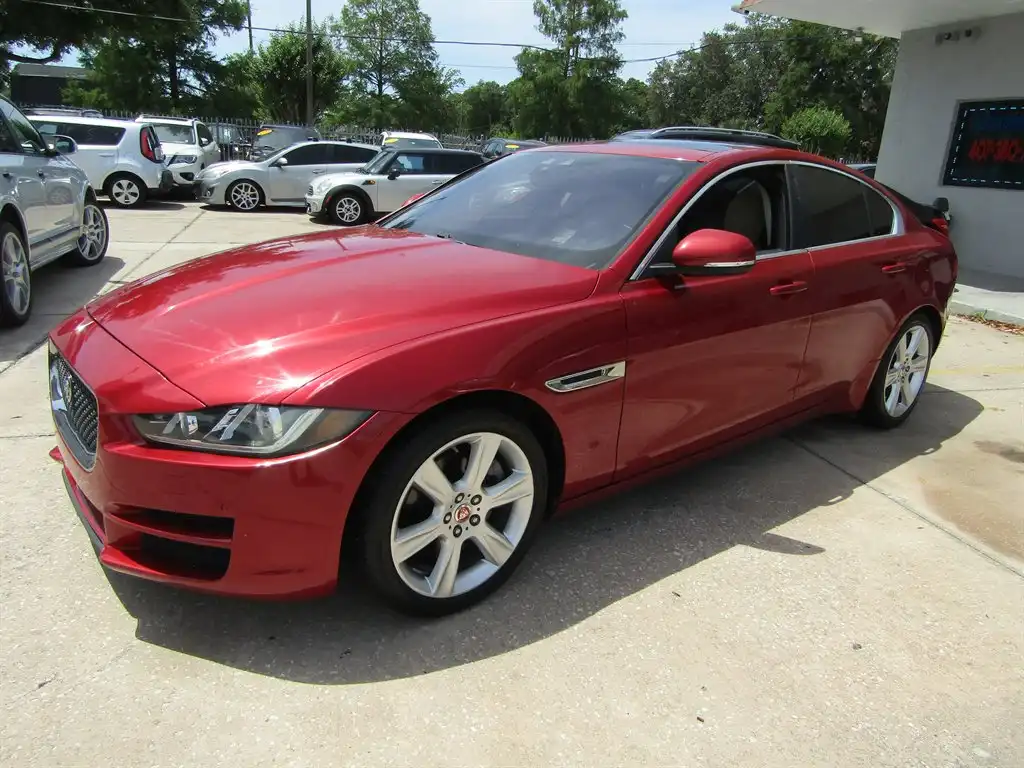 2017 Jaguar XE 25t Prestige's photo
